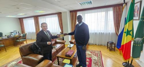Le mercredi 22 novembre 2023 monsieur l'ambassadeur a reçu en audience monsieur Artashes AVOYAN, Consul honoraire de la République du Sénégal en Arménie.photo11
